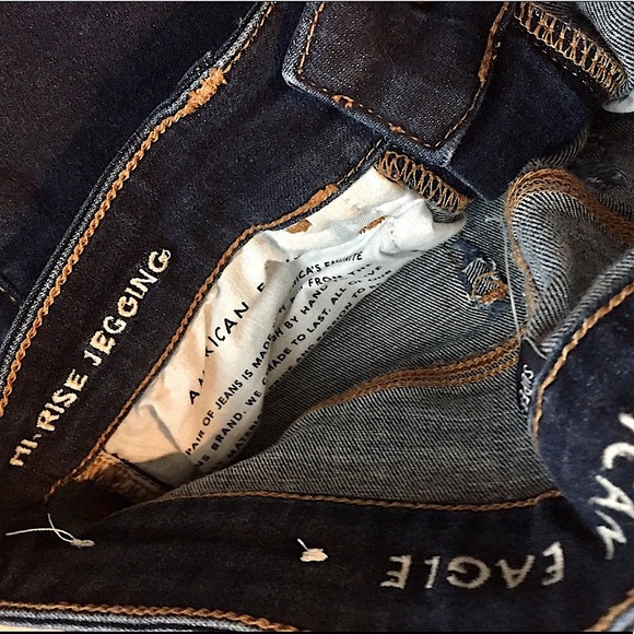 Like New American Eagle Dark Wash Hi-Rise Super Stretch Jegging (2R) - Picture 7 of 8